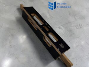 Opdek sluitplaat freesmal
